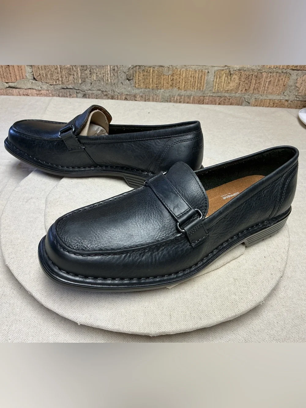 Rockport sleek black
